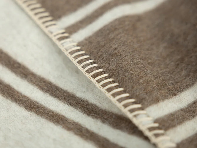Straits Reversible Throw, Ivory/Cacao