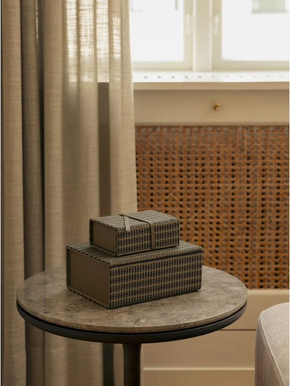The Travel Jewelbox: Kelly Rutherford, Olive