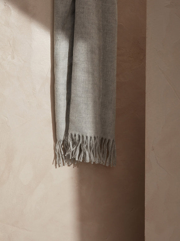 Dimma Throw, Grey