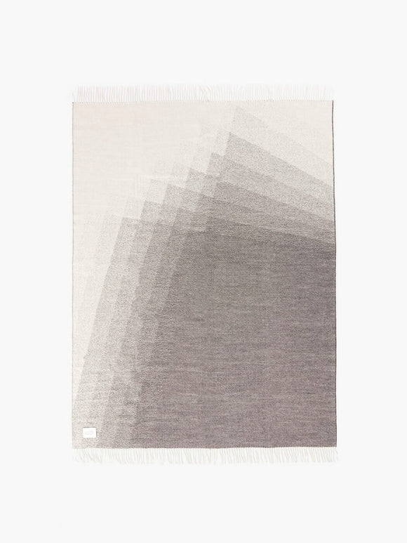 Luft Throw