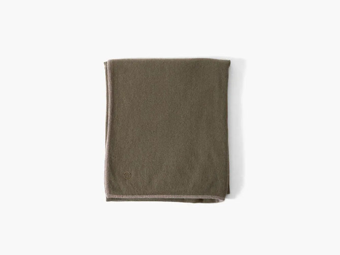 Daya Travel Throw