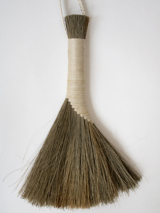 Dusting Brush - Tampico Wing, Grey