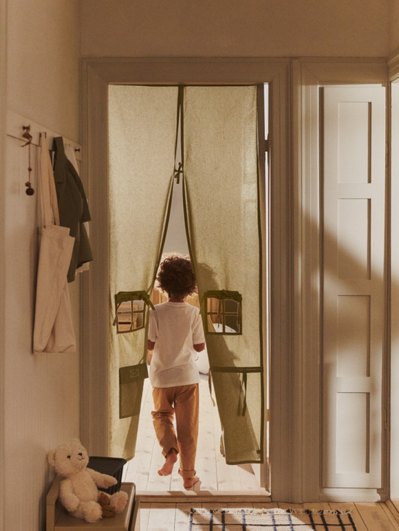 Settle Door Curtain, Off-White